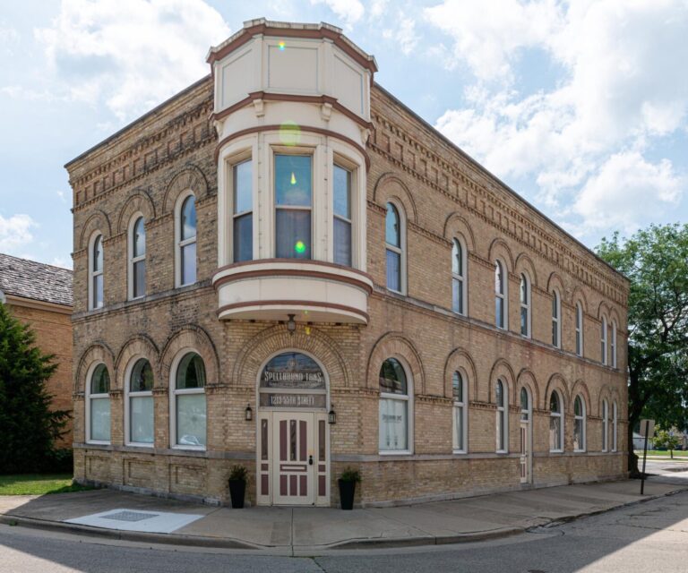 architectural tour near chicago, historic architecture, Kenosha Wisconsin